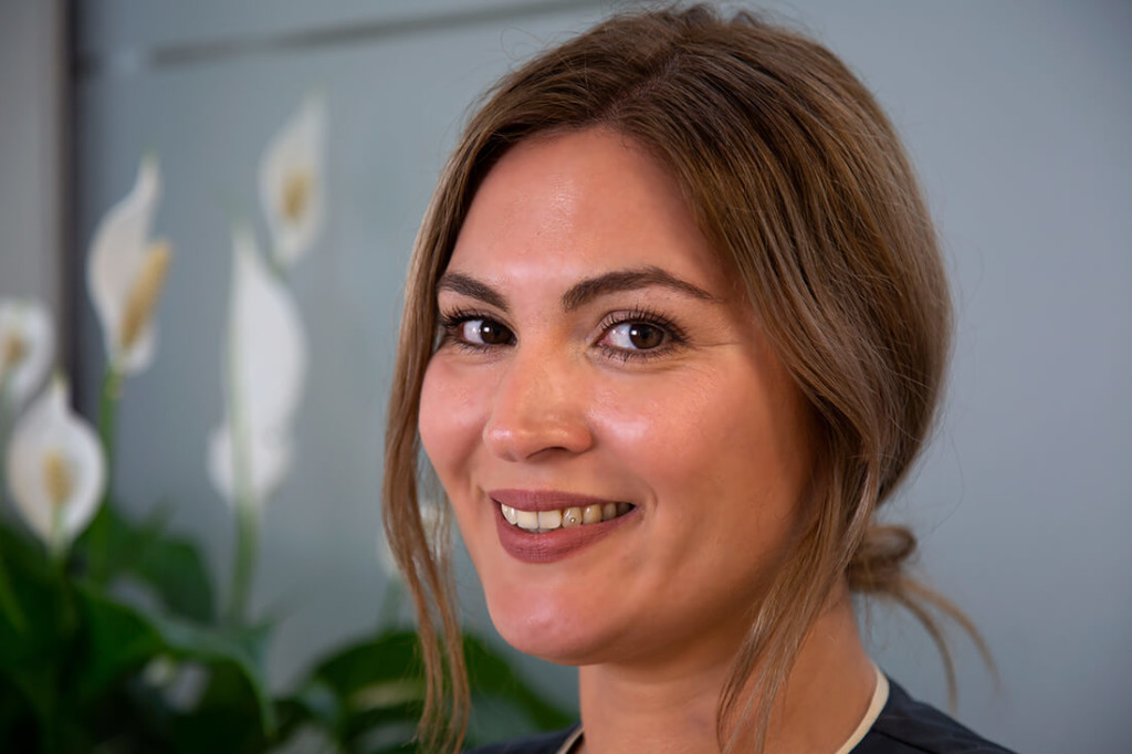 Frauenärztin Weinheim Dr. Kudlich – Team – Frau Ebru Nazilli Team - Frauenärztin Weinheim - Dr. medic. Ioana Kudlich - Portrait der Mitarbeiterin Angelika Dehmel