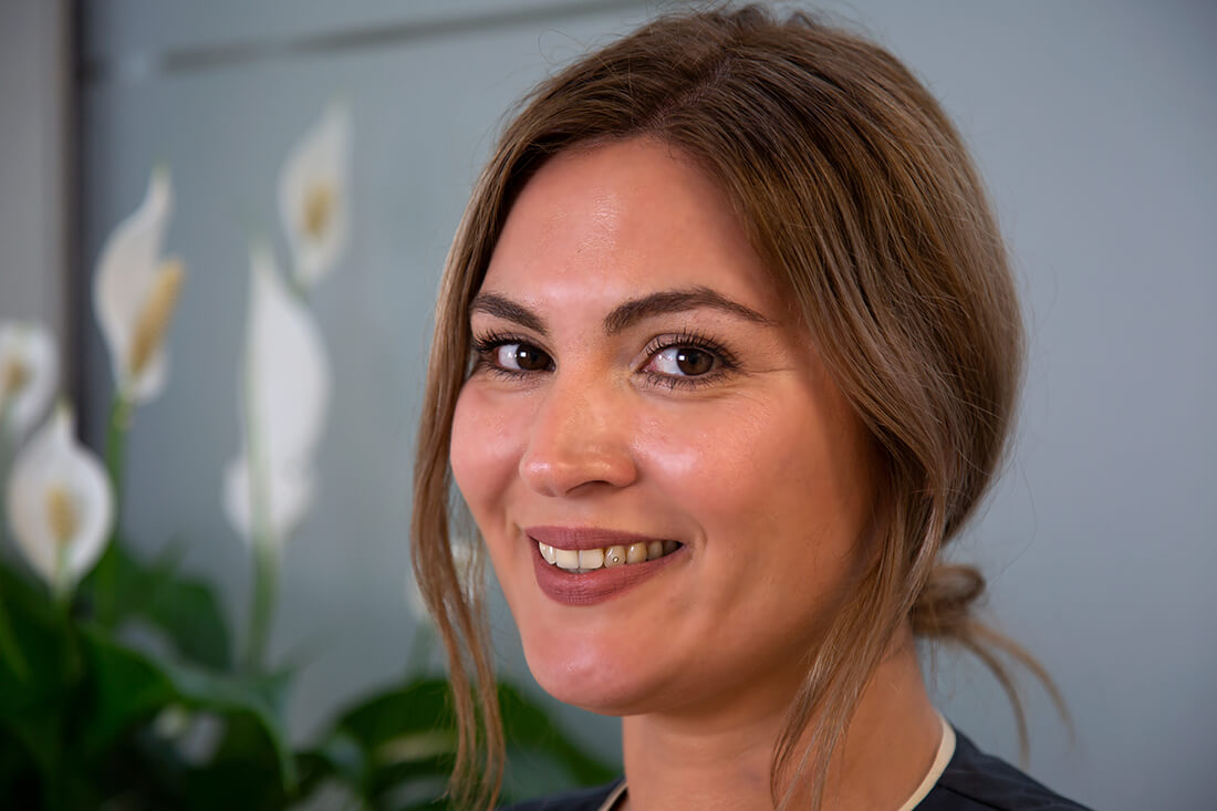 Frauenärztin Weinheim Dr. Kudlich – Team – Ebru Naziri Team - Frauenärztin Weinheim - Dr. medic. Ioana Kudlich - Portrait der Mitarbeiterin Angelika Dehmel